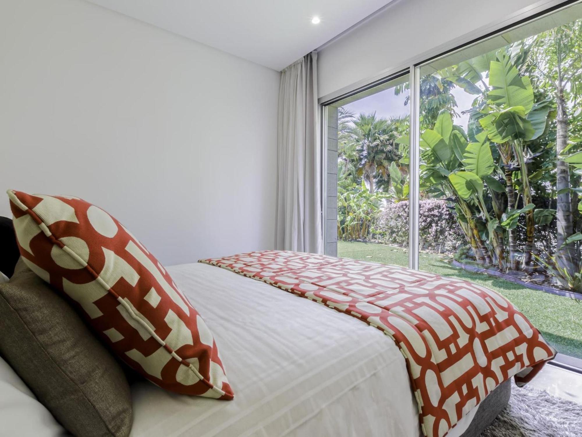 Fantastica Moderna En Rio Real Villa Marbella