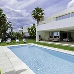 Fantastica Villa Moderna En Rio Real